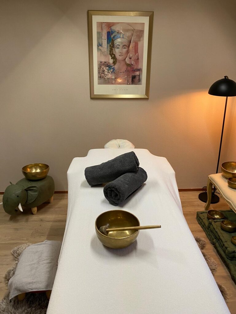 embodied awakening, Roermond, ontspanningsmassage, klankschaalmassage, kundalini acitvatie, Limburg